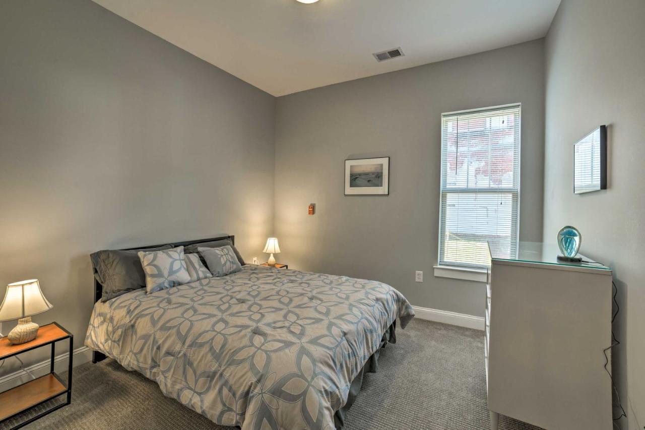Apartment Chic In Brooklyn Arts District!