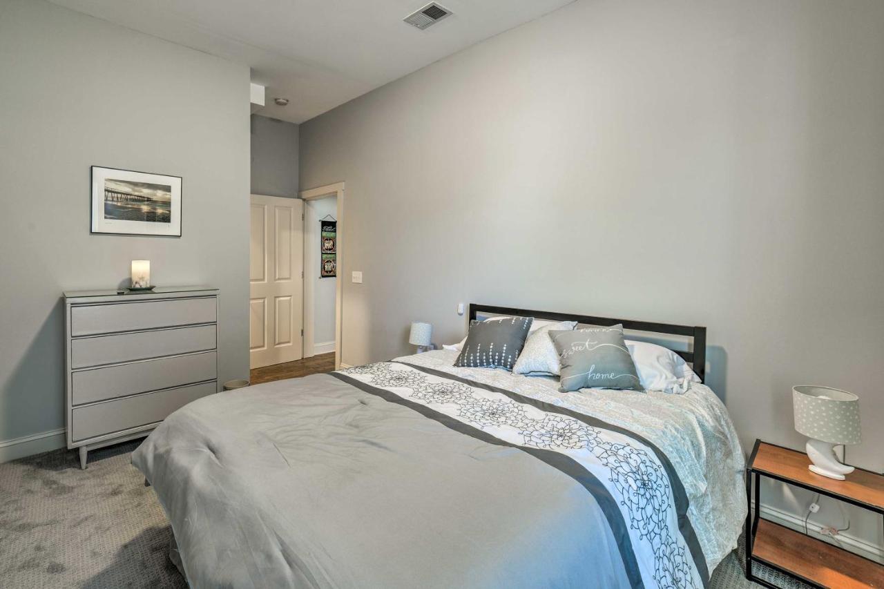 Apartment Chic In Brooklyn Arts District!
